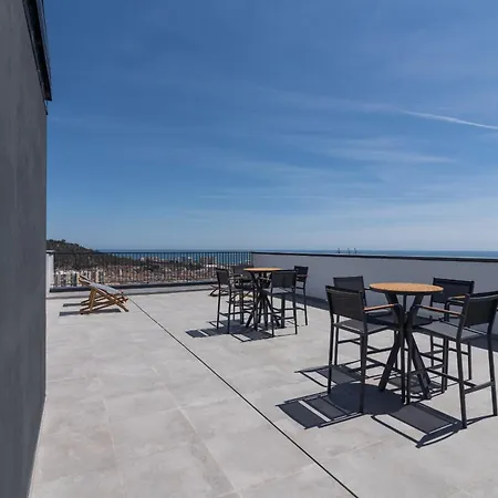 Homes Urban Sky Tower 4 G Malaga