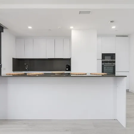 Homes Urban Sky Tower 4 G Apartment *